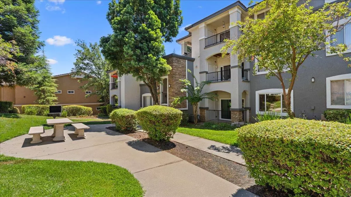 Roseville, CA 95678,701 Gibson DR #1316