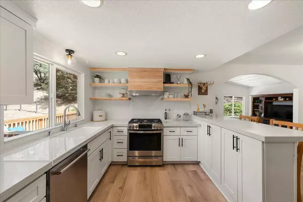 Applegate, CA 95703,1051 Cerro Vista DR