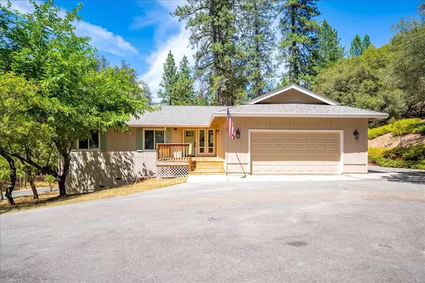 1051 Cerro Vista DR, Applegate, CA 95703