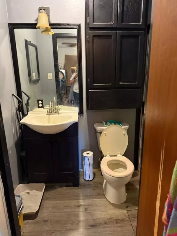 Winton, CA 95388,7181 Pine
