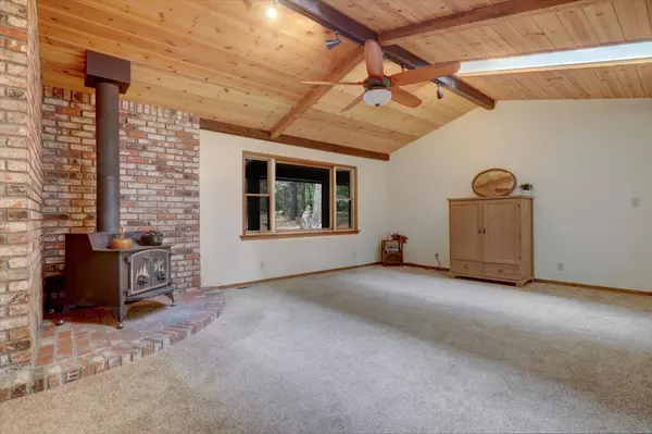 Nevada City, CA 95959,13755 Quaker Hill Cross RD