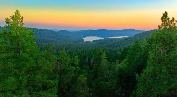 21885 Skypine Lakeview LN, Nevada City, CA 95959