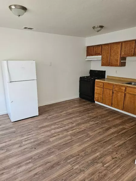 924 W 13th ST, Merced, CA 95341