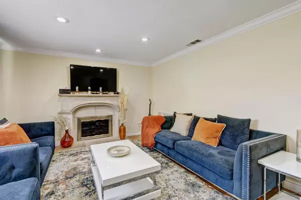 Sacramento, CA 95827,3301 Glenmoor DR