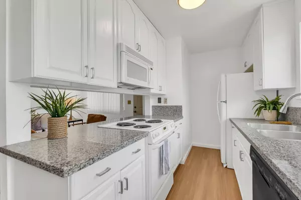 San Jose, CA 95123,5660 Calmor AVE #4