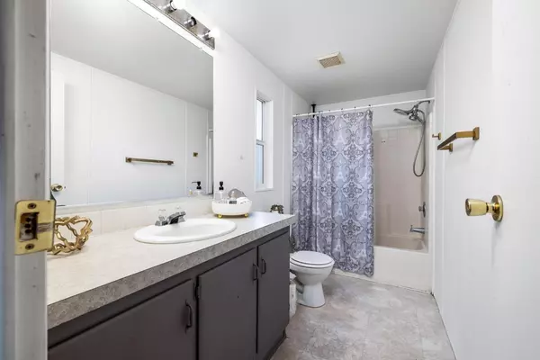 Manteca, CA 95336,1624 S Highway 99 Frontage RD #81