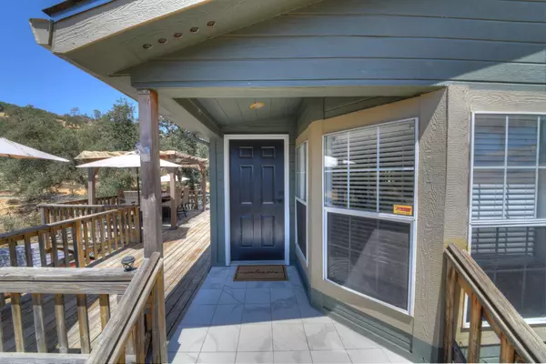 Jamestown, CA 95327,17045 Table Mountain