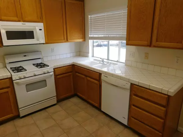 Oakdale, CA 95361,516 View Point AVE