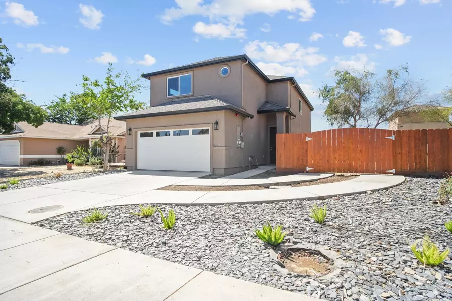 2191 Canal Farm LN, Los Banos, CA 93635