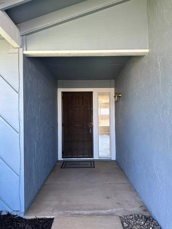 Sacramento, CA 95826,4321 Woodmoss CT