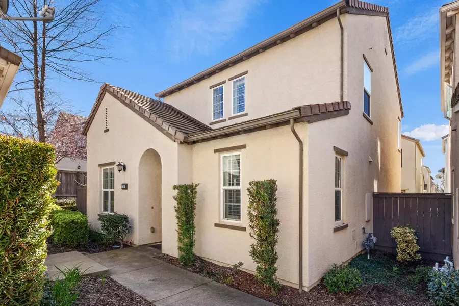 76 Chambord WAY, Roseville, CA 95678