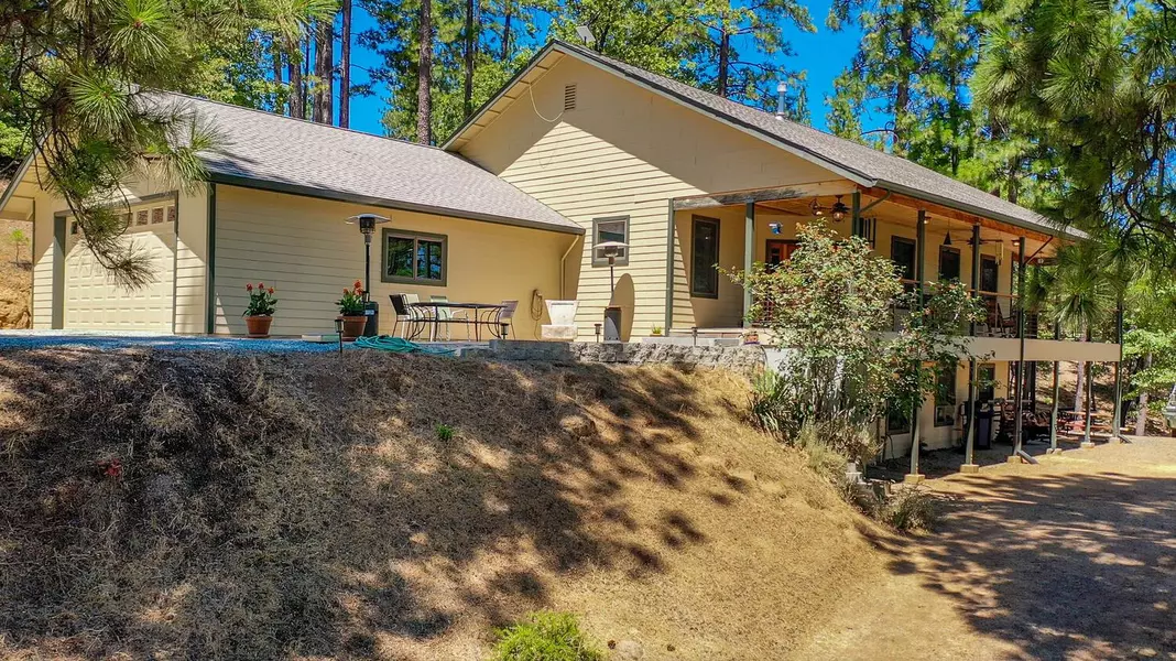 16811 Stage RD, Sutter Creek, CA 95685