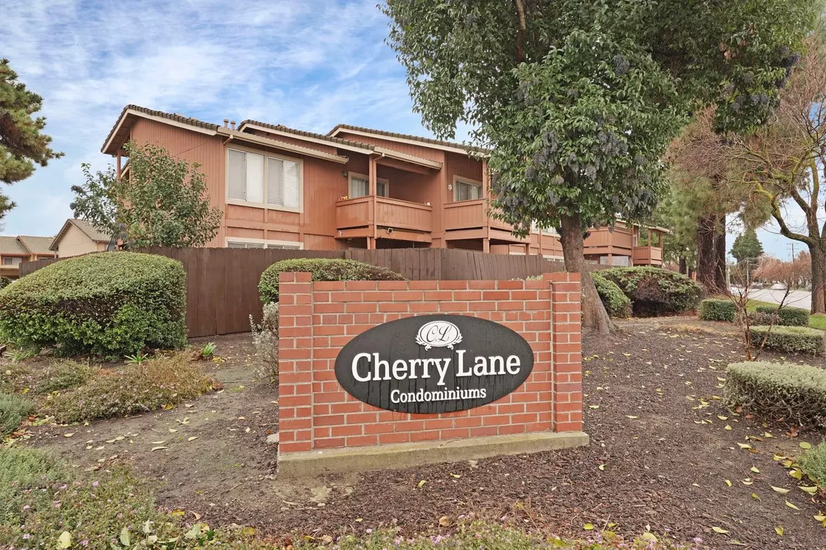 Manteca, CA 95337,495 Cherry LN #J