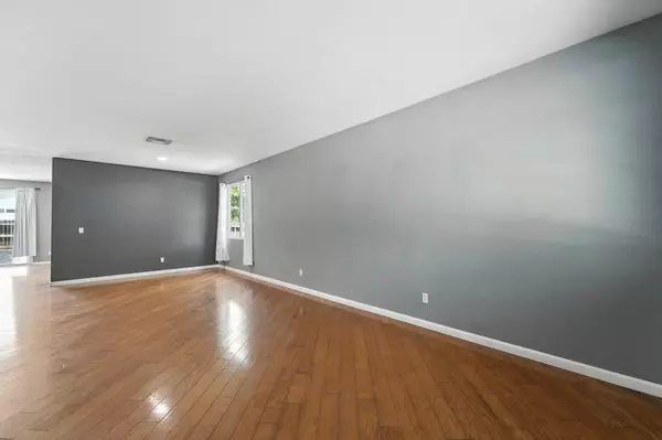 Patterson, CA 95363,121 Jersey LN