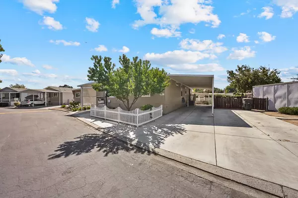 Oakdale, CA 95361,900 Old Stockton Road #211