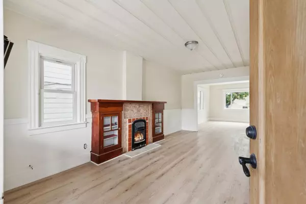 Oakland, CA 94609,729 40th ST