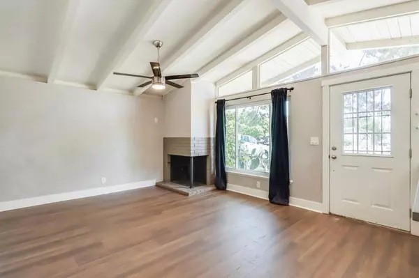 Sacramento, CA 95824,5824 Mendocino BLVD