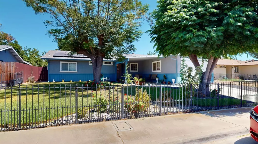 1328 Basil CT, Newman, CA 95360