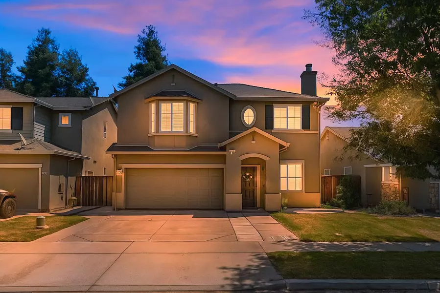4092 Piccadilly LN, Turlock, CA 95382