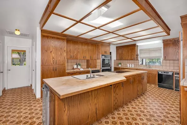 Los Banos, CA 93635,822 Jefferson AVE