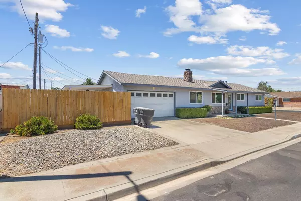 Oakdale, CA 95361,692 Cloverland WAY