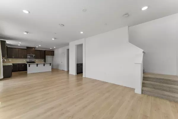Folsom, CA 95630,4688 Snapdragon WAY