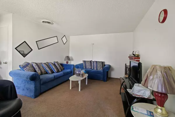 Sacramento, CA 95823,7320 Berna WAY