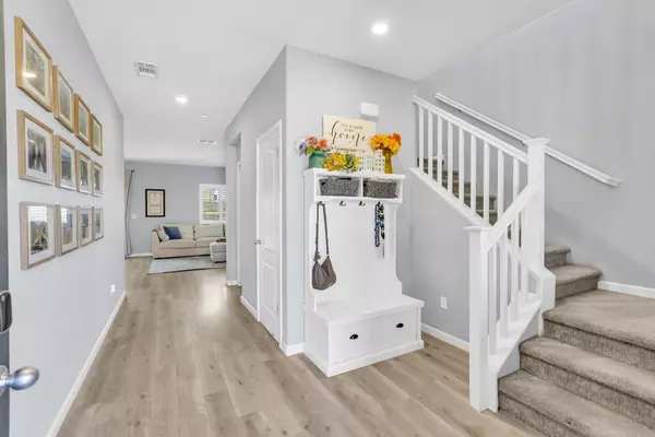 Roseville, CA 95747,4049 Parkmoor LN