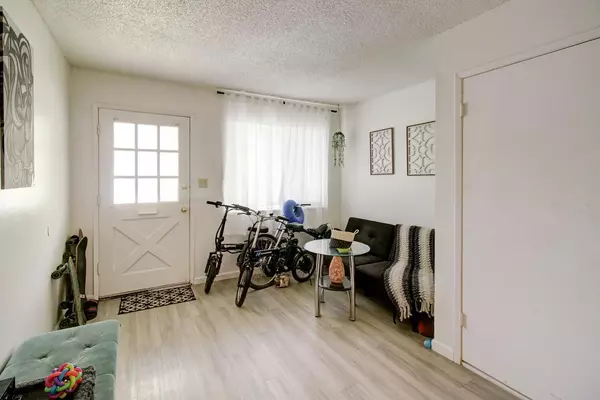 Sacramento, CA 95823,7328 Arleta CT