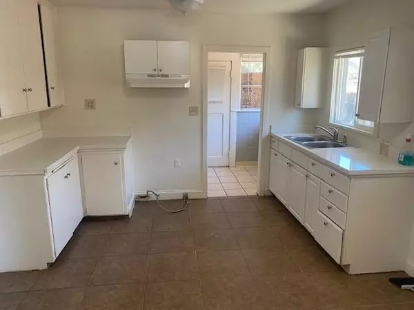 Stockton, CA 95205,1711 E Walnut