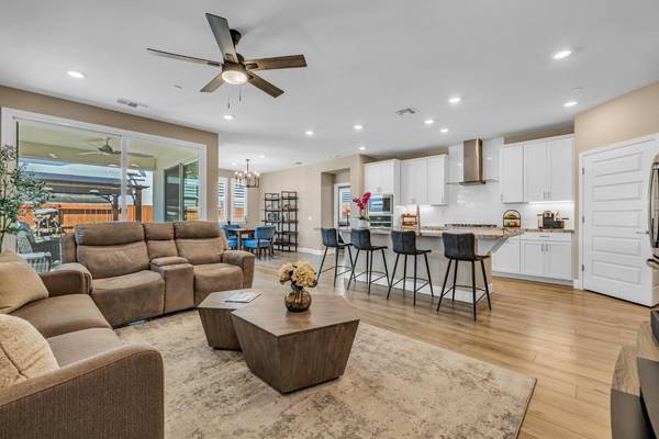 4622 Highland Lake DR, Roseville, CA 95747