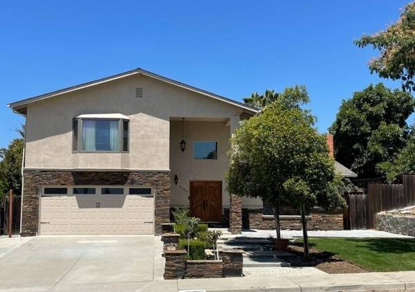 3157 Simberlan DR, San Jose, CA 95148