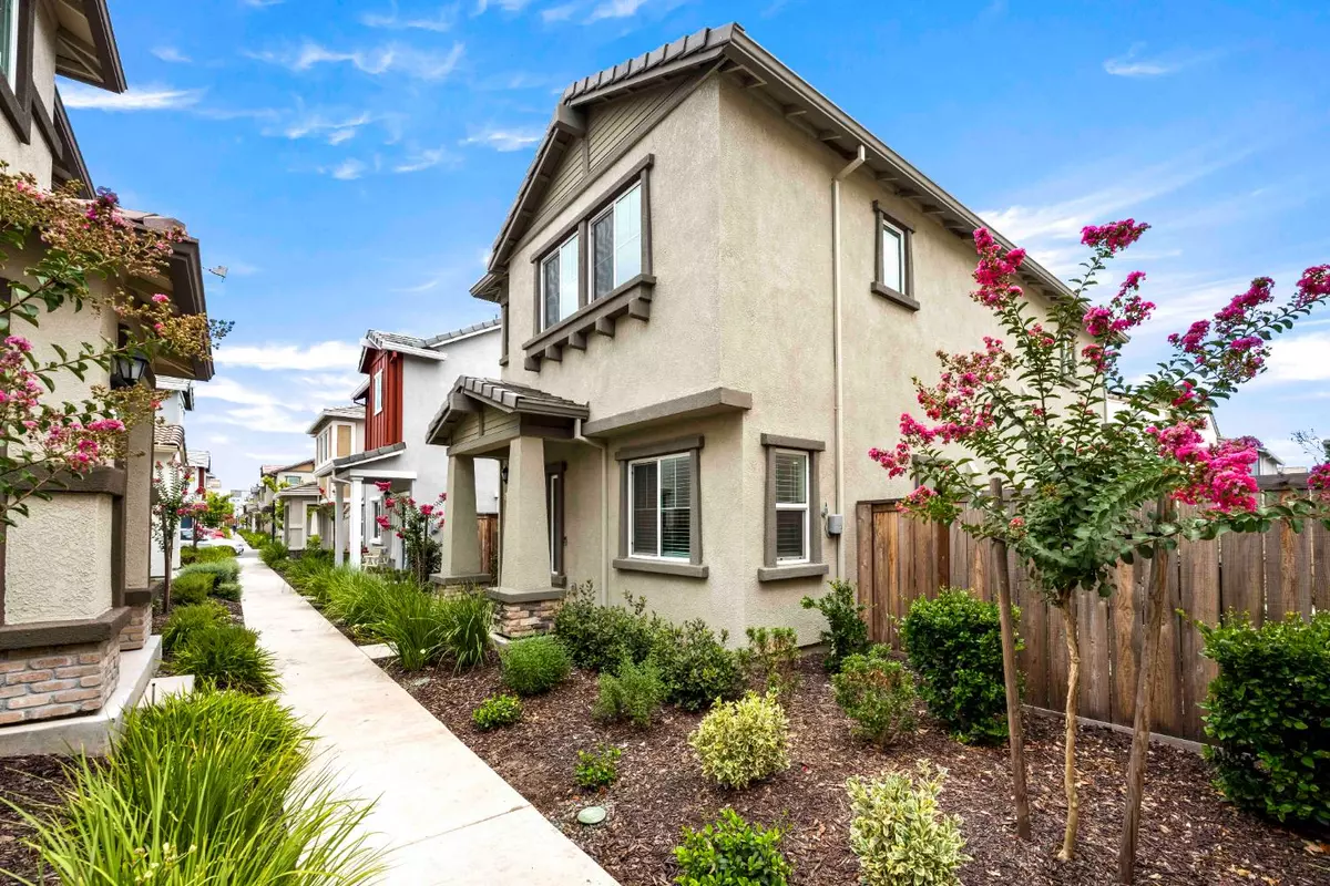 Roseville, CA 95747,5144 Molino CIR