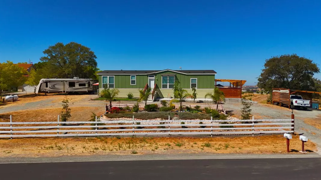3084 Brooks LN, Valley Springs, CA 95252