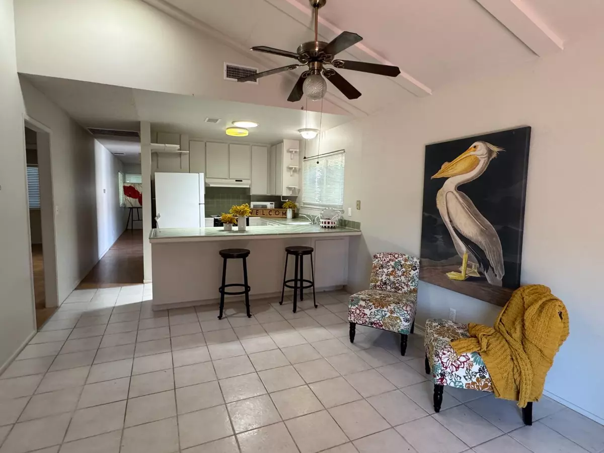 Sacramento, CA 95826,8331 La Riviera DR