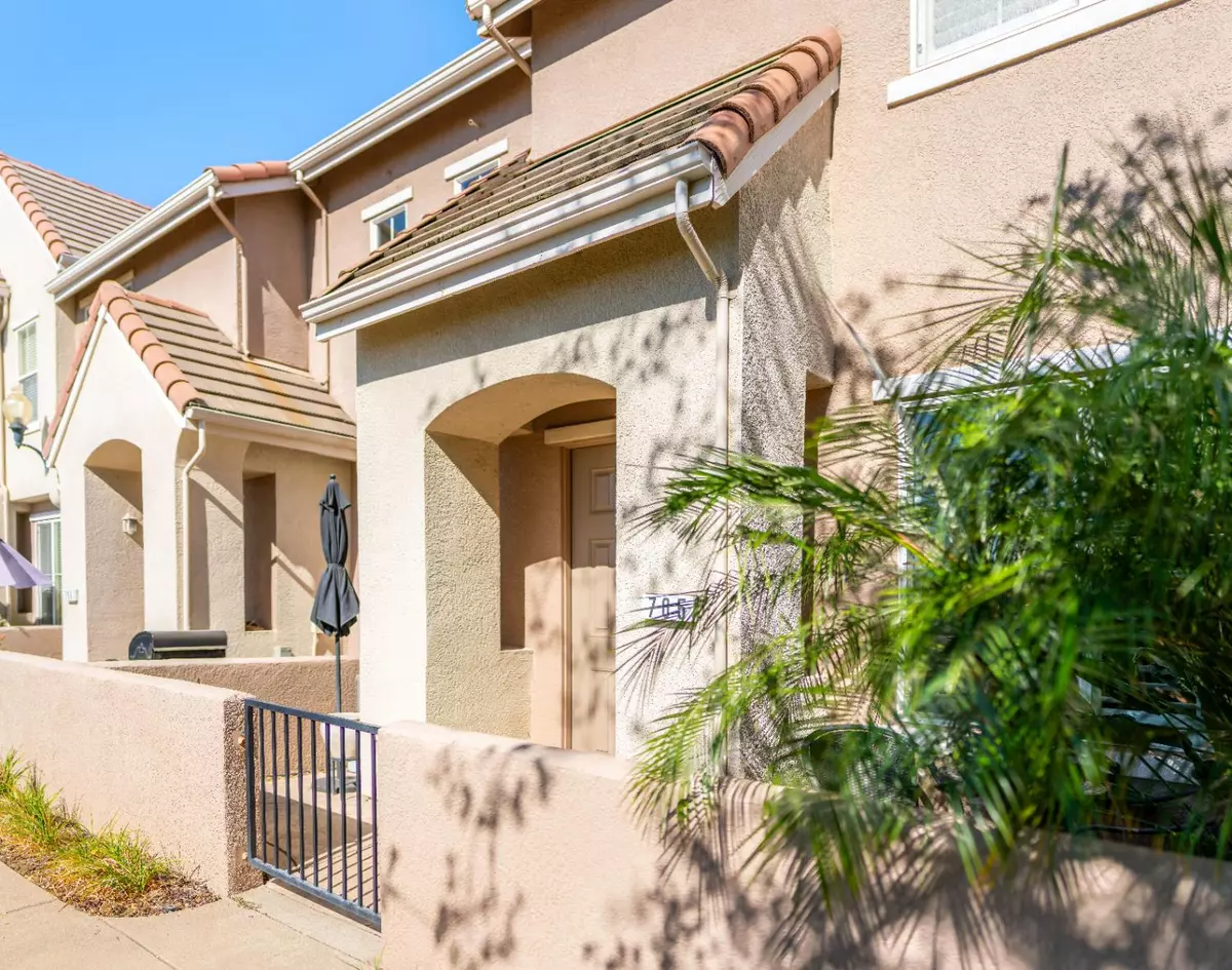 Folsom, CA 95630,705 Esplanade CIR