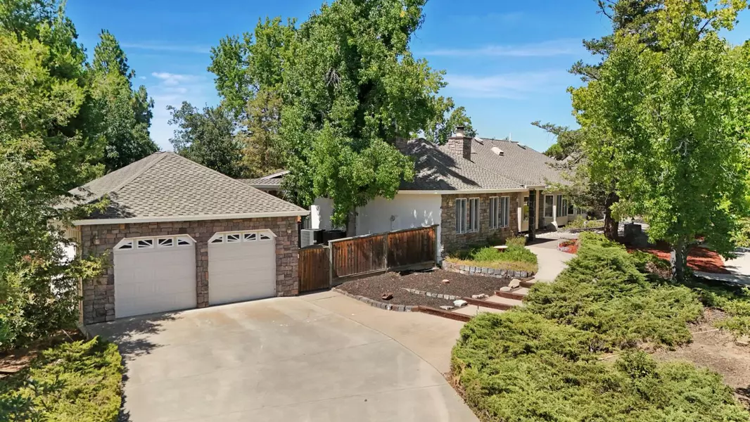 2924 Terra Verde LN, Oakley, CA 94561