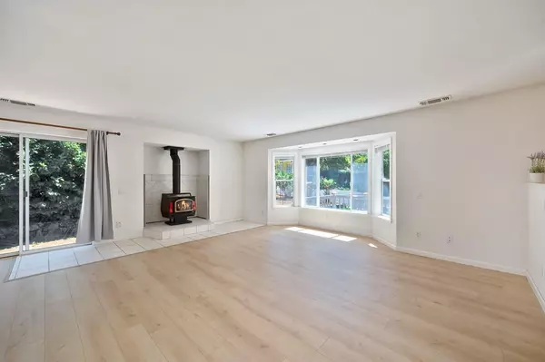 Grass Valley, CA 95945,524 Walsh ST