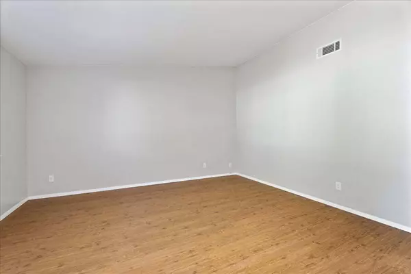Sacramento, CA 95827,9648 Linda Rio DR