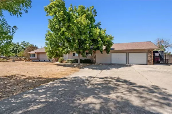 12301 E Jahant RD, Acampo, CA 95220