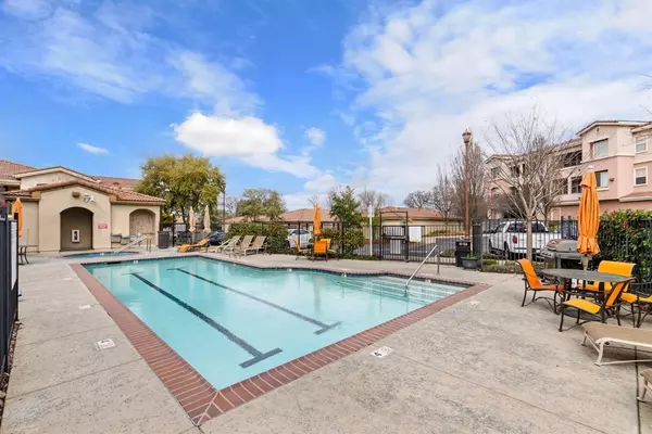 Roseville, CA 95661,1501 Secret Ravine Pw #327