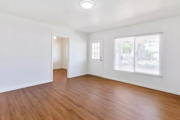 Sacramento, CA 95822,5649 Johns DR