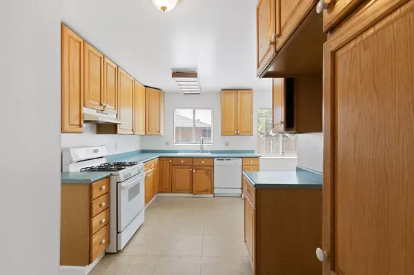 North Highlands, CA 95660,6953 Larchmont DR