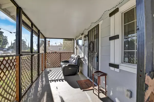 Olivehurst, CA 95961,5676 Arboga RD