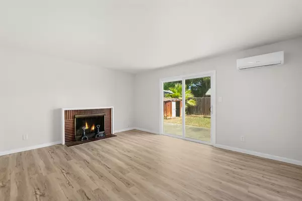 Sacramento, CA 95823,6623 Prentiss DR