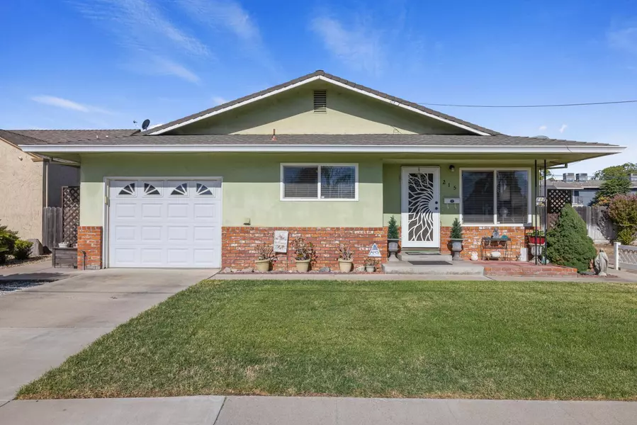 215 N Lincoln AVE, Manteca, CA 95336