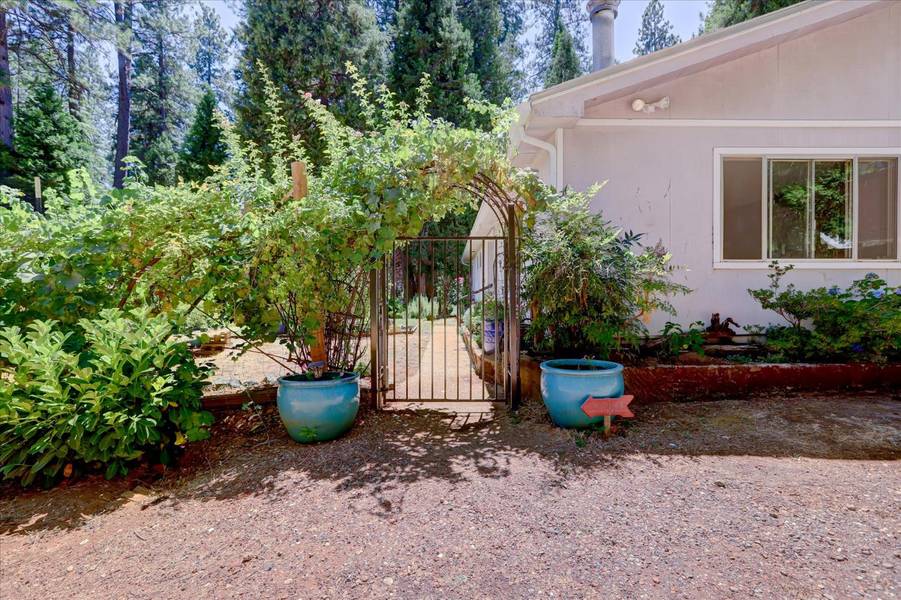 181 Bost AVE, Nevada City, CA 95959