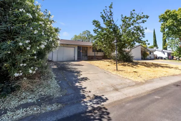 Sacramento, CA 95825,2104 Bowling Green DR