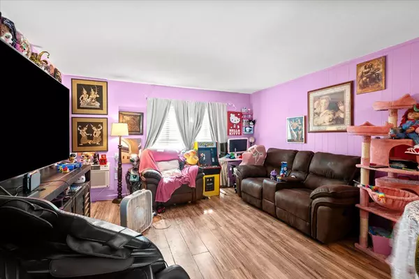 Sacramento, CA 95815,2713 Ellen ST