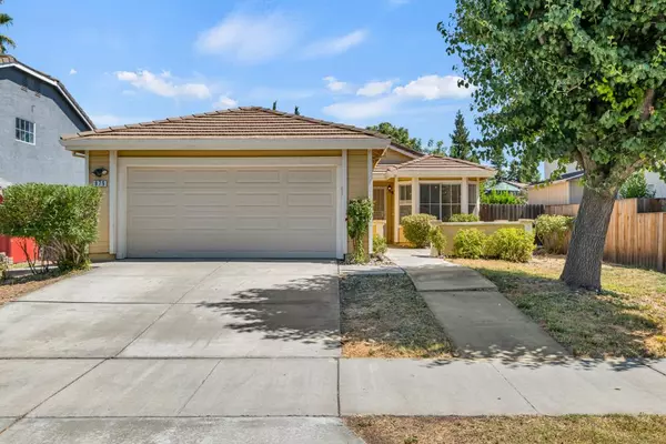 879 Farnham AVE, Woodland, CA 95776